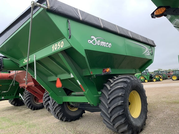 Demco | Single Auger Grain Carts | Model 1050 Bushel | Width 120" To 144" | PTO 1000 RPM | Horsepower 175+ HP | For Tractors