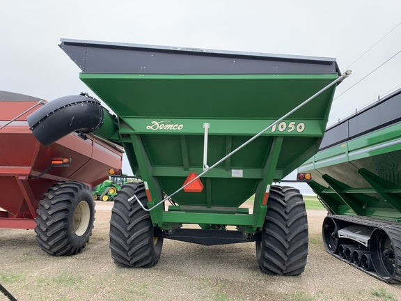 Demco | Single Auger Grain Carts | Model 1050 Bushel | Width 120" To 144" | PTO 1000 RPM | Horsepower 175+ HP | For Tractors