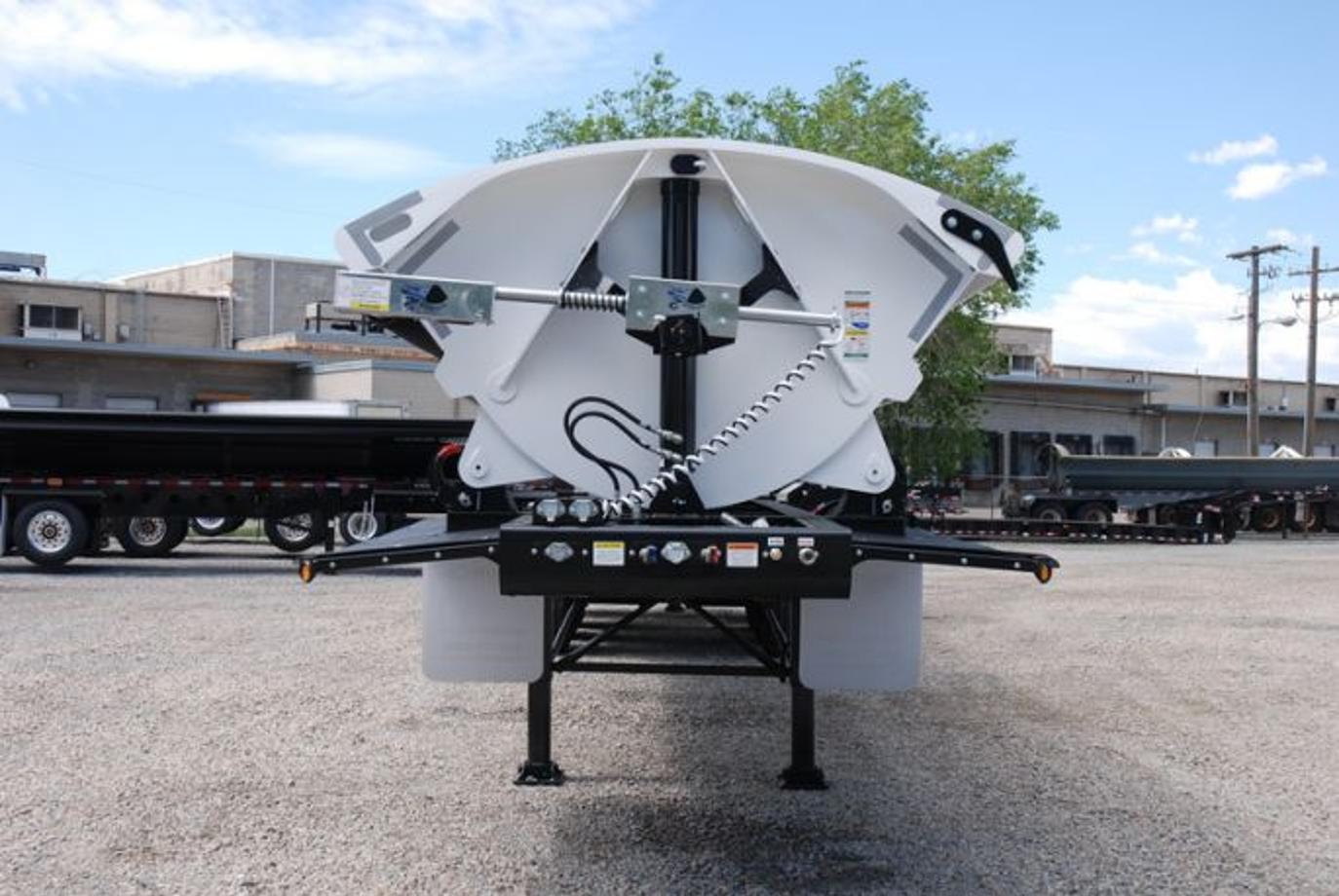 SmithCo Side Dump Trailer | Model SX4-49-36 | Frame Length 49' | Tub Length 36′ | Air/Hydraulic Control Valve