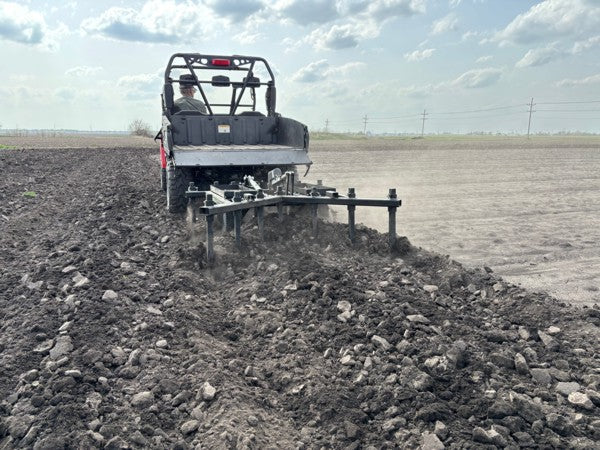 Kunz Engineering | Chisel Plow | Till-Ease | Model 760 | 60″ Width | Electric Lift | For Tractor