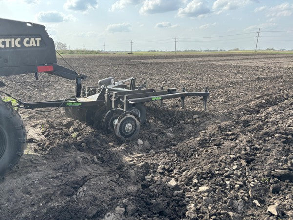 Kunz Engineering | Chisel Plow | Till-Ease | Model 760 | 60″ Width | Electric Lift | For Tractor