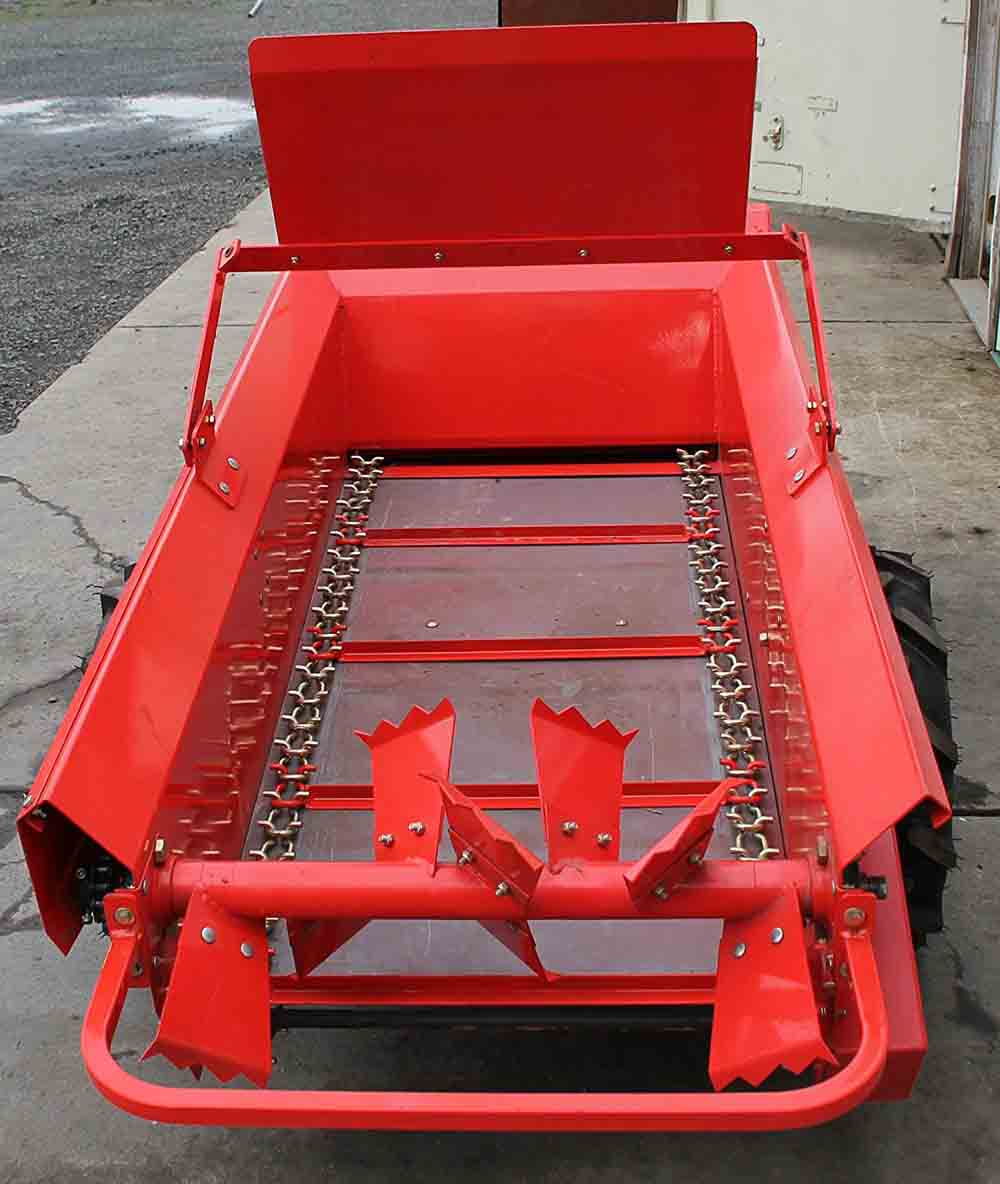 Farmer Helper | Manure Spreader | Model FH-25G | 44″ Width | Ground Drive | 27 Bushel Capacity | Horsepower 15 To 30 HP | For Tractors