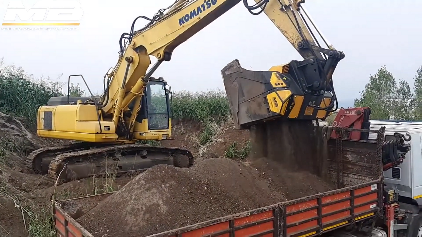MB Crusher Shafts Screener | Model MB-HDS533 | Overall Width 134" | Machine Size 50–80 Tons | For Excavators