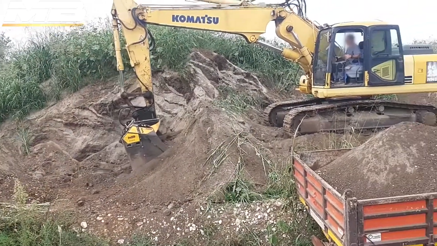 MB Crusher Shafts Screener | Model MB-HDS533 | Overall Width 134" | Machine Size 50–80 Tons | For Excavators