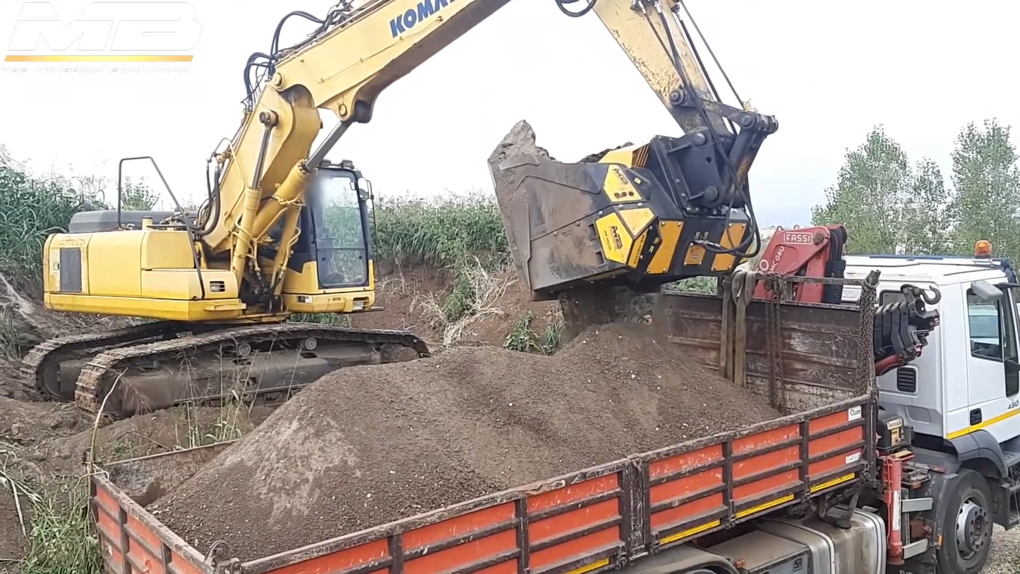 MB Crusher Shafts Screener | Model MB-HDS533 | Overall Width 134" | Machine Size 50–80 Tons | For Excavators
