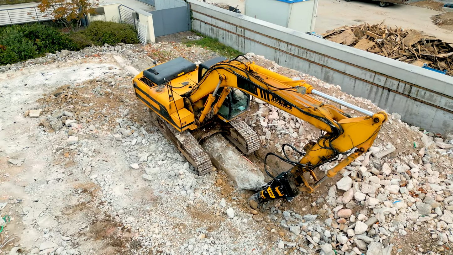 MB Crusher Demolition Pulverizer | Model MB-PT1150 | Jaws Width 25" | Machine Size 12–19 Tons | For Excavators
