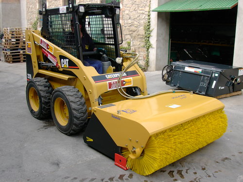 EI Attachments Bucket Broom Asphalt Special Direct Drive Motor | 72" & 84" Working Width | Hydraulic Flow 15–25 GPM | For Skid Steer