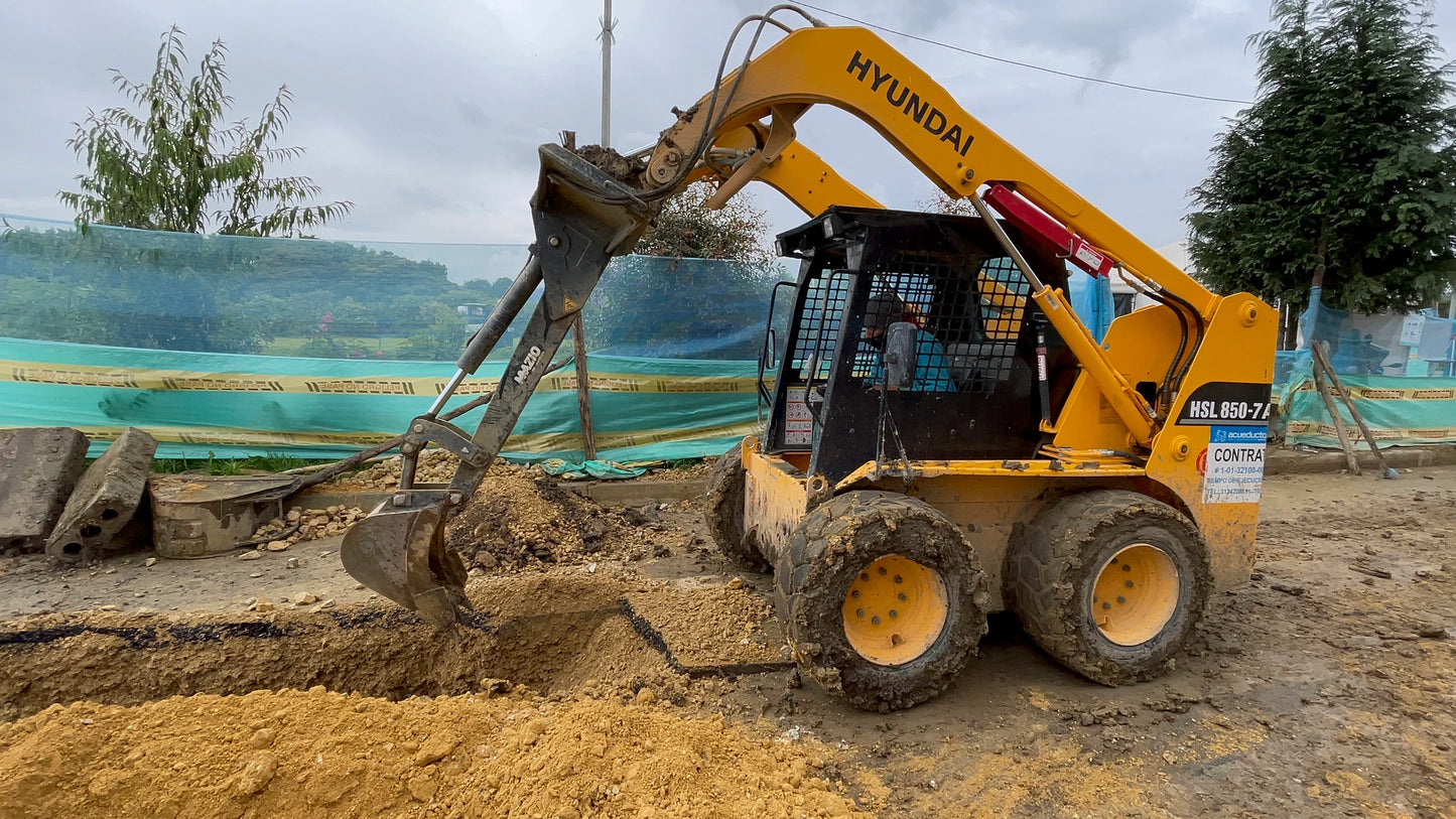 Mazio Fixed-Arm Backhoe | Total Width 67" | Hydraulic Flow Range 15–25 GPM | For Skid Steer & Mini Loaders