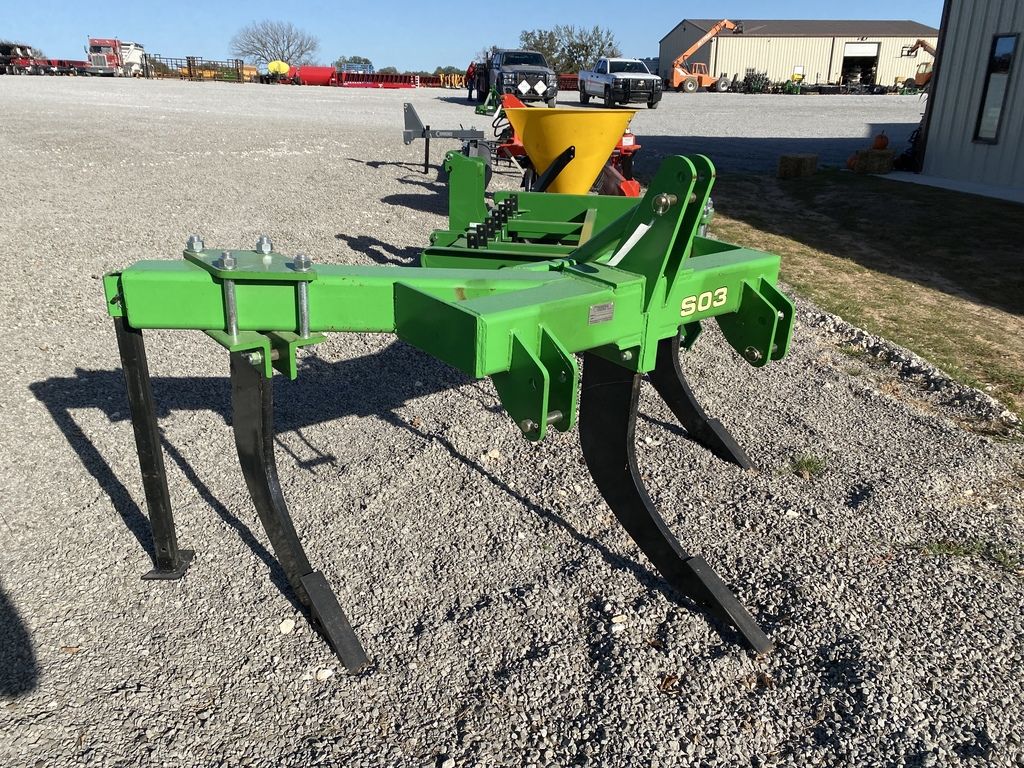 Industrias America Shank Ripper | Model S03 | Working Width 3' | Horsepower 90-120 HP | For Tractors