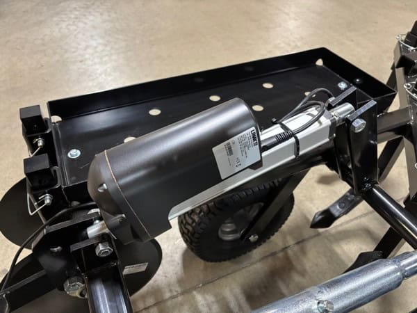 Kunz Engineering | Chisel Plow | Till-Ease | Model 760 | 60″ Width | Electric Lift | For Tractor