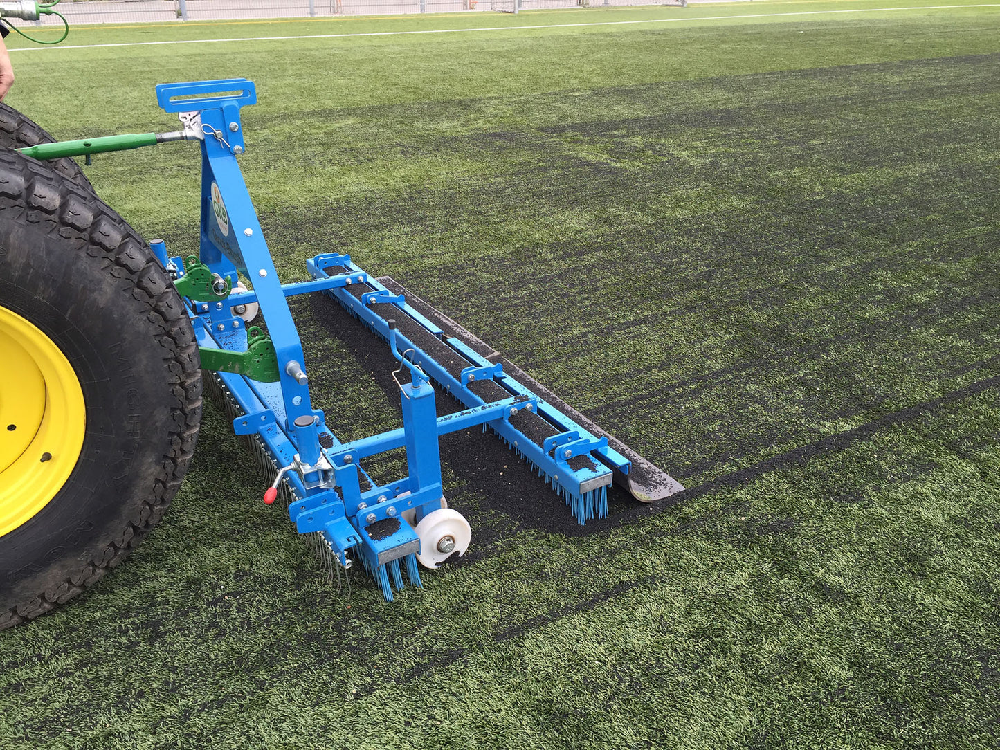 GKB Quick-Brush | Model QB200 & QB200B | Width 79" | Modular Brush Attachment | Horsepower >15 hp | For Tractor