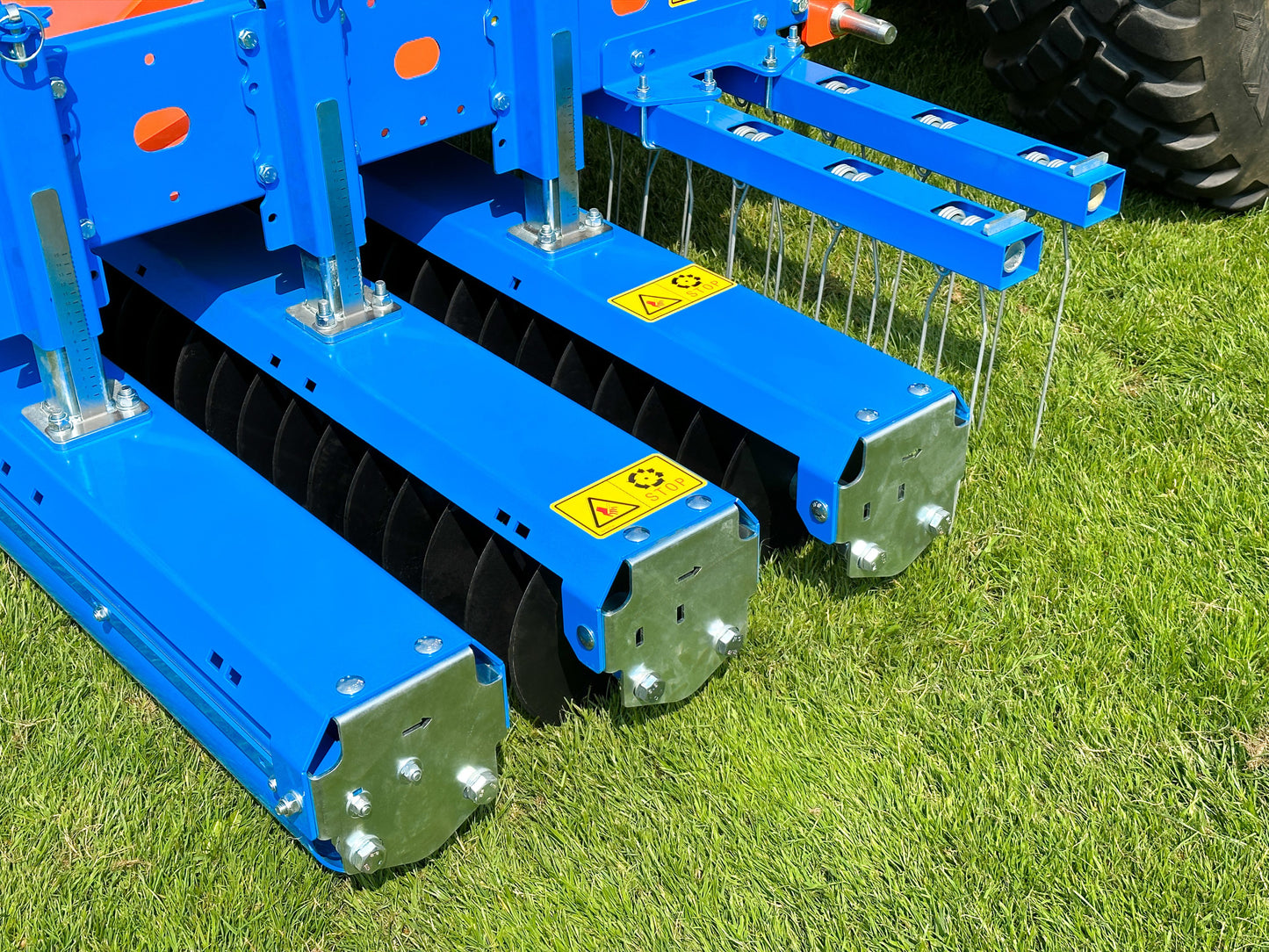GKB Combitool | Model CT120-CT240 | Width 47"-94"| Weight 573 lbs-705 lbs | Horsepower >25->45 HP | For Tractor
