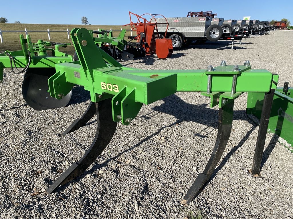 Industrias America Shank Ripper | Model S03 | Working Width 3' | Horsepower 90-120 HP | For Tractors