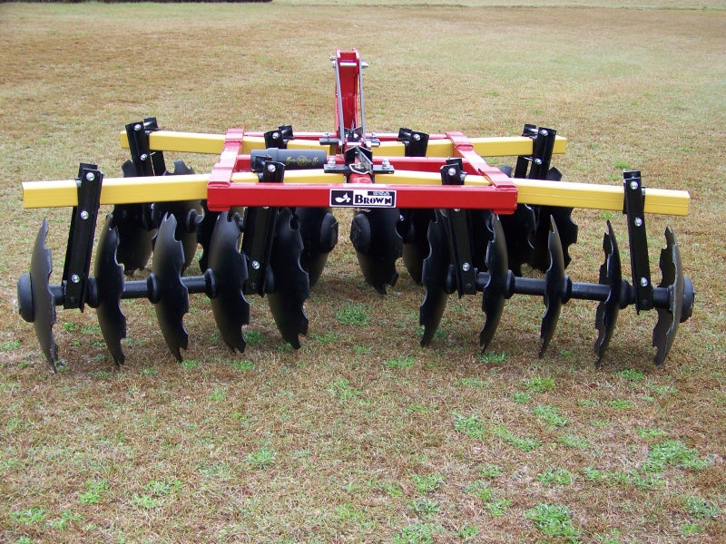 Brown Disc Harrow (3PT Tandem) | Model BDH Series | Cutting Widths 6'4" to 9'1" | Horsepower 55 to 85 HP | For 3PT Hitch Tractors