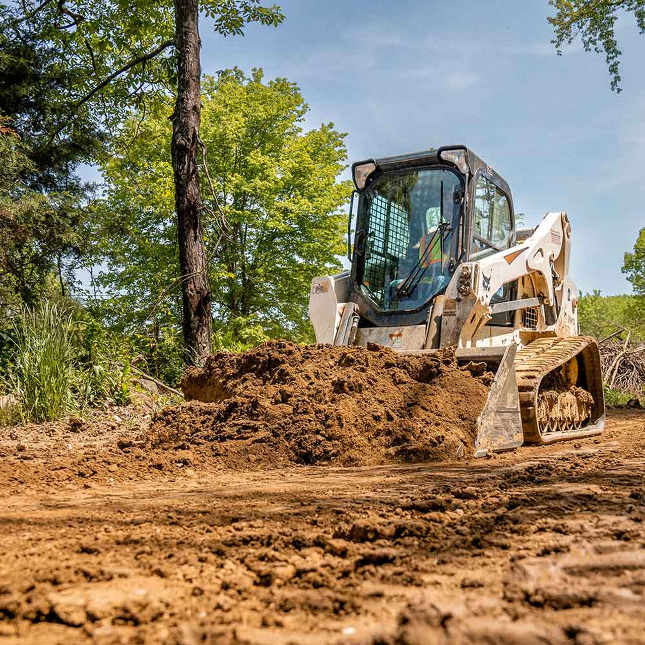 CID X-Treme Duty Track Loader Bucket | Working Width 78", 81", 84", 90" & 96" inches | Horsepower 65+ HP | For Skid Steer
