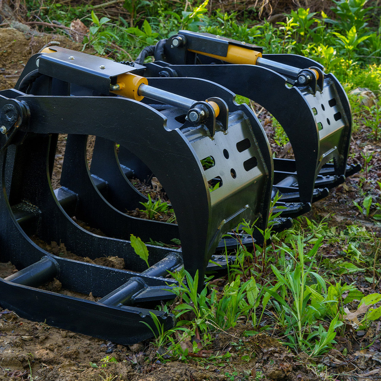 CID Severe Duty Root Grapple Attachment | Width 72" and 84" inches | Horsepower 80+ HP | For Skid Steer