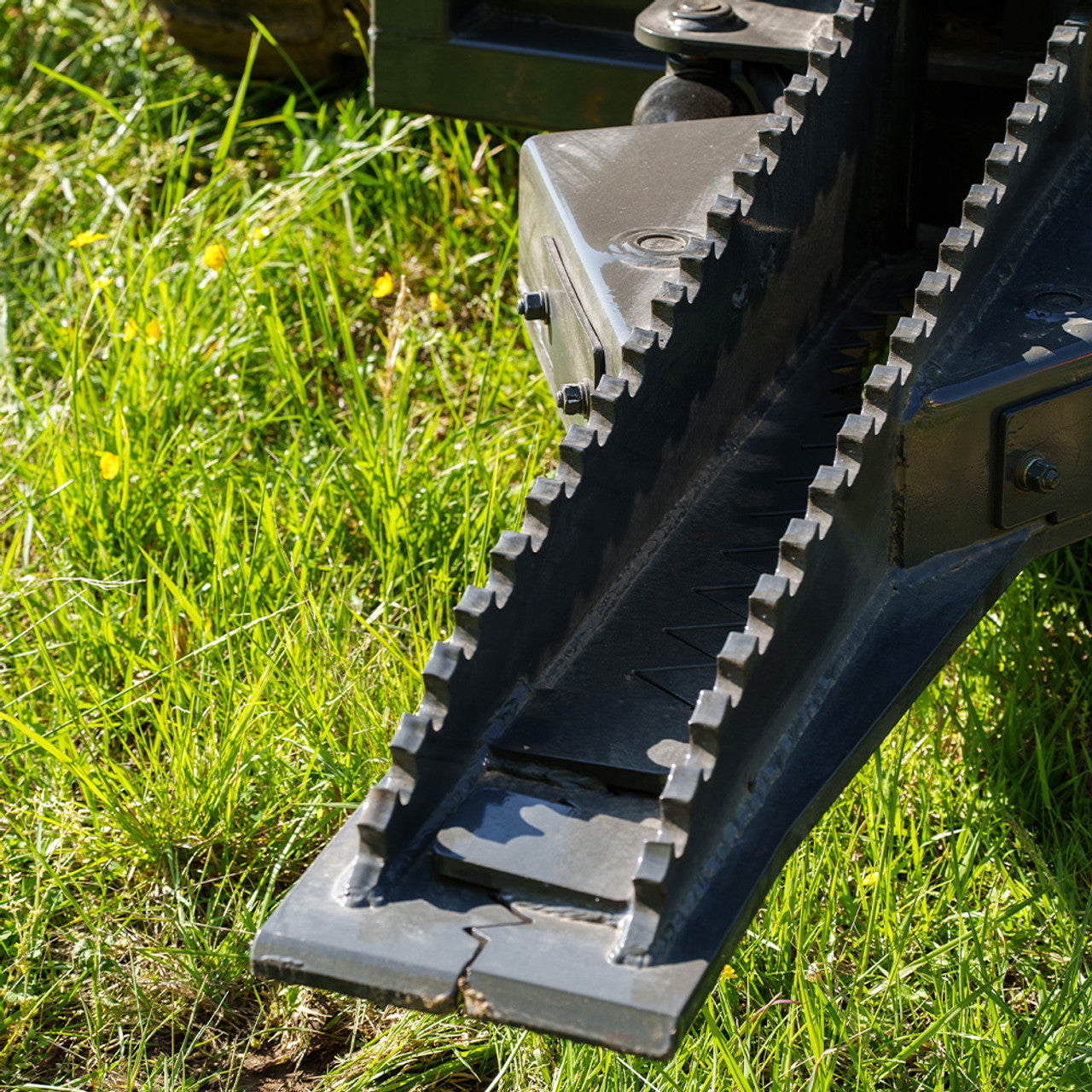CID Terminator Tree & Stump Remover | Flow Range 14-26GPM | Machine Horsepower 60+ HP | For Skid Steer