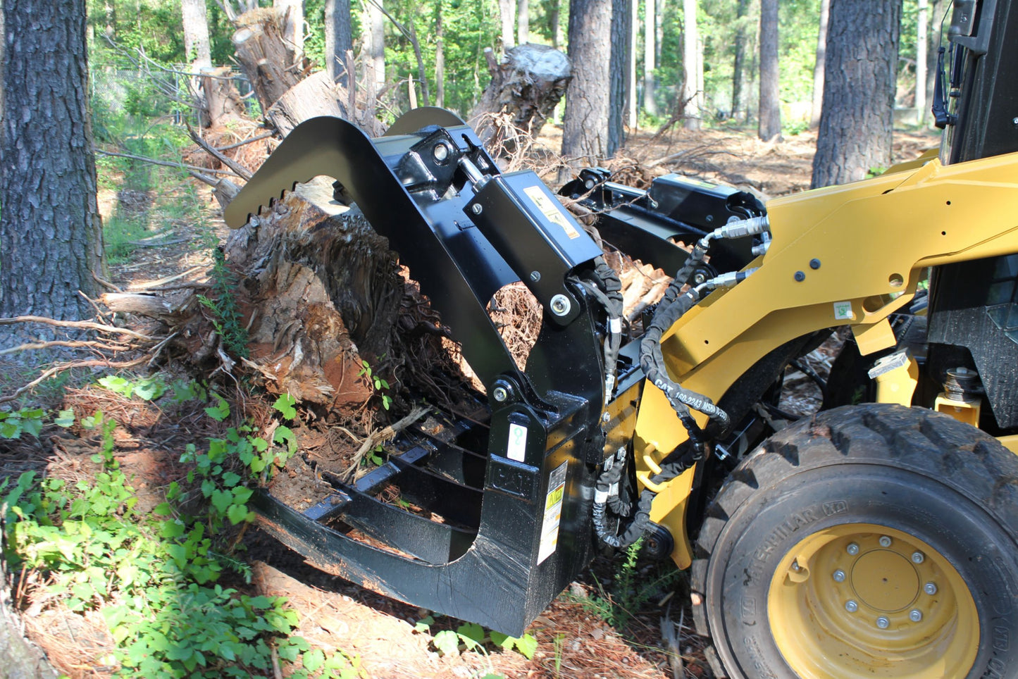 Bedrock Attachments Grapple Rake | Width 72" | Model SKGRR-72 | Hydraulic Flow Range: 15-25 GPM | For Skid Steer
