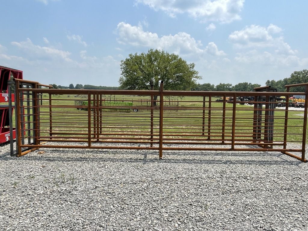DH Farm Alley Way w/ Heavy Duty Weld‑On Slider Gate | Length 24' | Width 28"