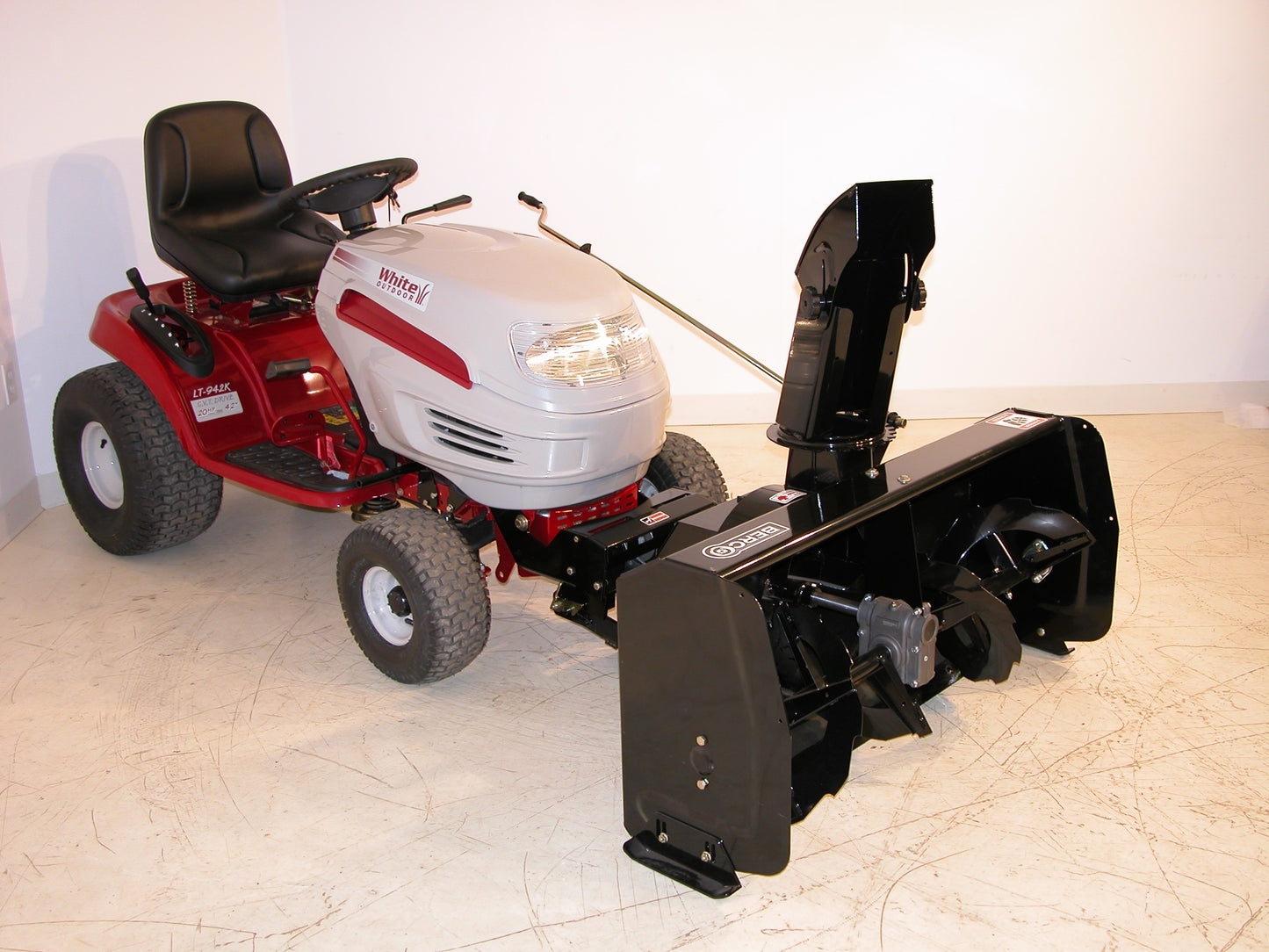 Bercomac Snowblower Berco 44" Northeast | 16 to 28HP | For Tractor & Lawn Mower