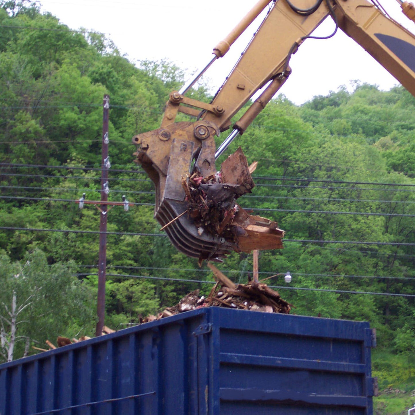 Rockland Excavator Rake | Weight Up-To 3,470 Lbs | Width Up-To 79 inches | Material Abrasion-Resistant AR400 Steel | For Excavators