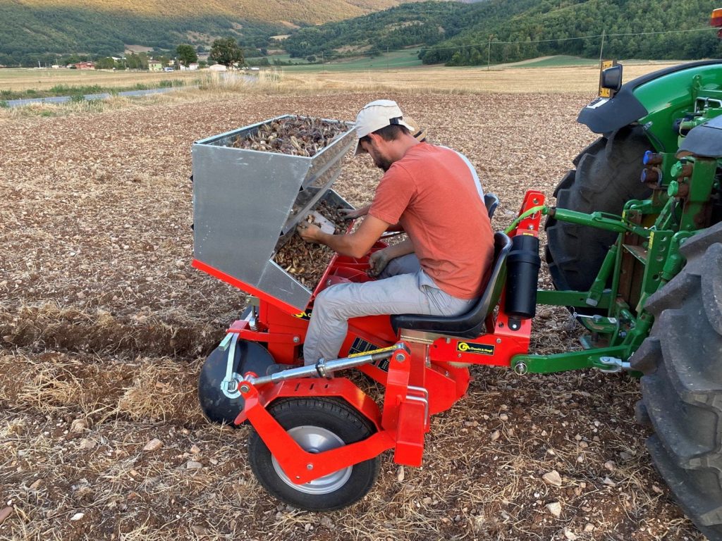 Checchi & Magli F300L The Semi-Automatic Potato Seeder | 1-4 Rows | 59"-126" Frame Width | 15-30HP For Tractor