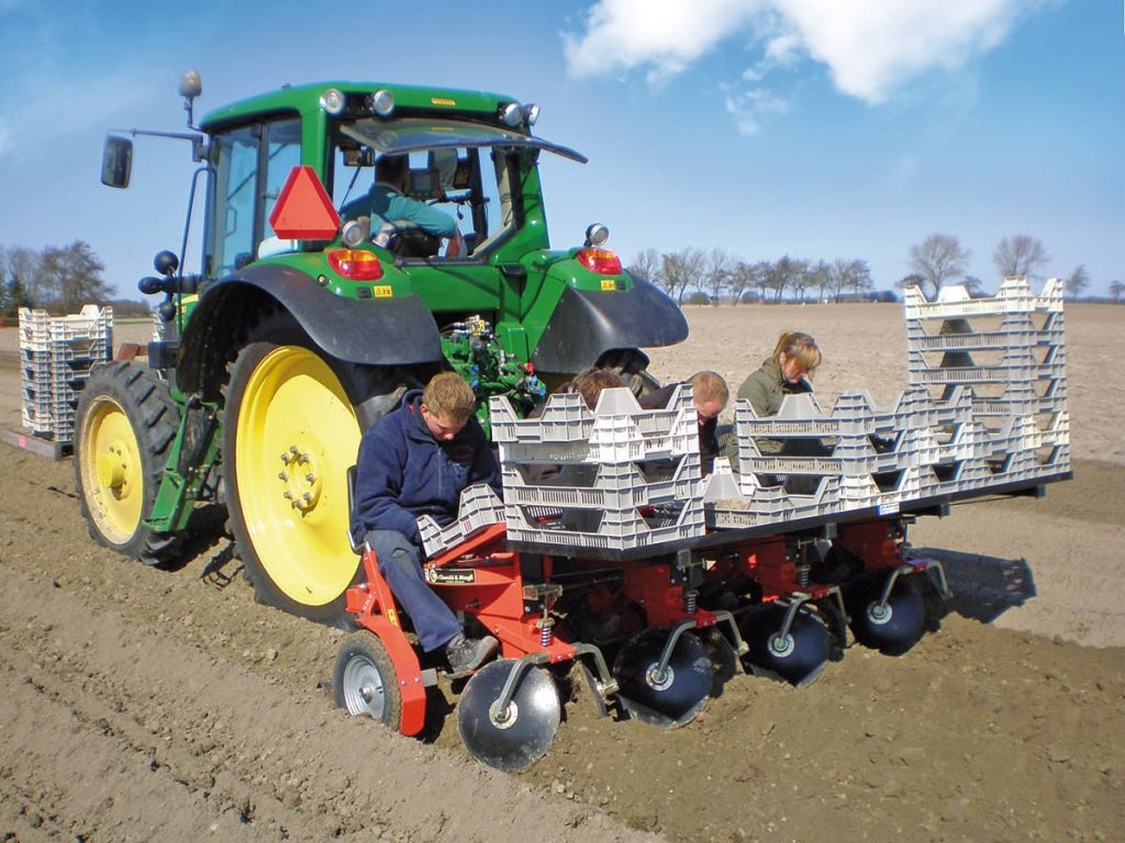 Checchi & Magli F300L The Semi-Automatic Potato Seeder | 1-4 Rows | 59"-126" Frame Width | 15-30HP For Tractor