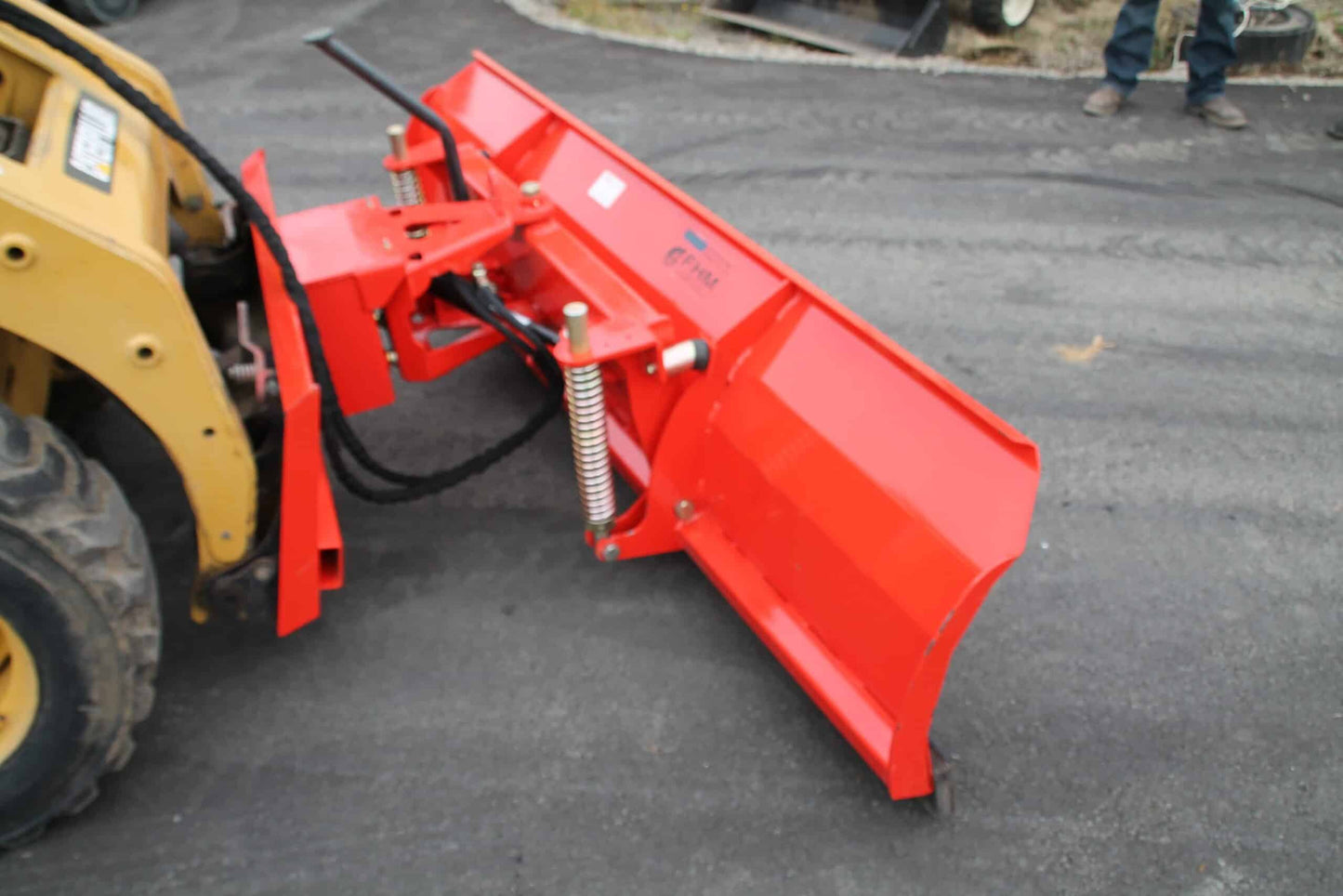 Farmer Helper | Snow Blade | Model FH-SBE240 | Width 98.4" | Hydraulic Angle 30° | Reinforced Rubber Edge | Hydraulic Flow 18 To 25 GPM | For Skid Steers & Tractors