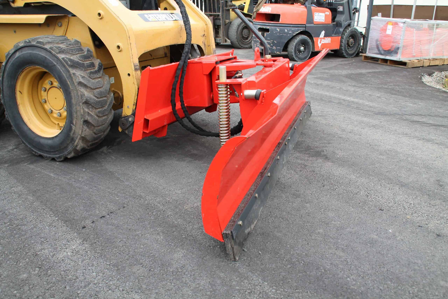 Farmer Helper | Snow Blade | Model FH-SBE240 | Width 98.4" | Hydraulic Angle 30° | Reinforced Rubber Edge | Hydraulic Flow 18 To 25 GPM | For Skid Steers & Tractors