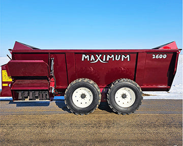 Maximum Machine 2600DC Spreader | Twin Auger Pull Type