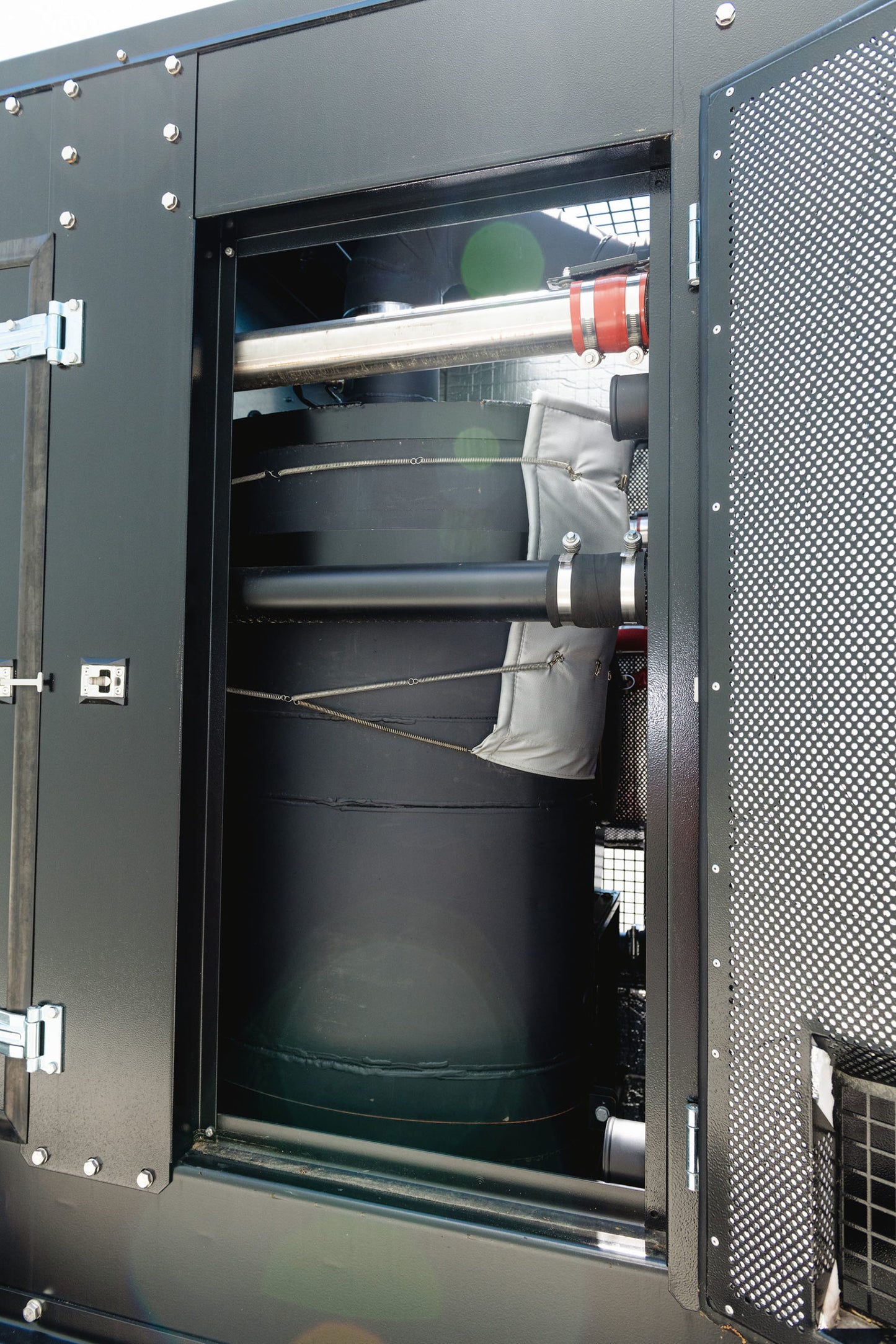 TecnoGen Mega Silent Series 276kW 350kVA FP350FQ Generator