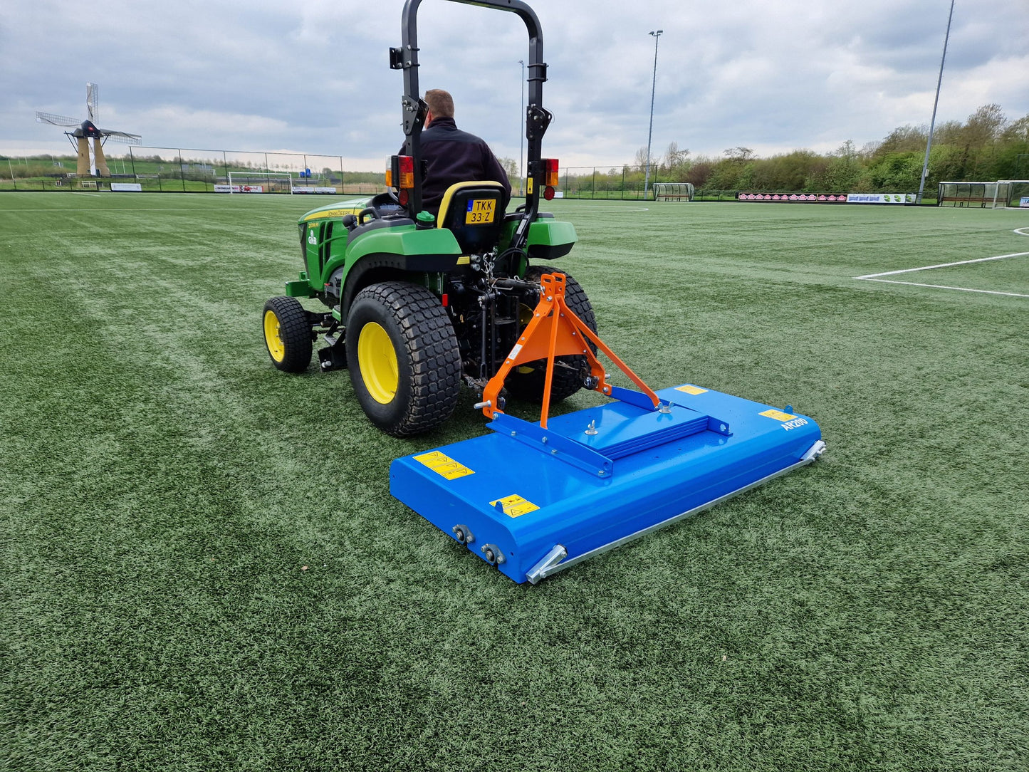 GKB Aerator | Model AR100‑AR200 | Width 39"‑79" | Horsepower 10‑50 HP | Towing eye / 3‑point (Cat I/II) | For Tractor