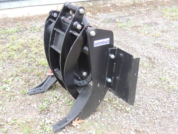 Sundown Forestry Grapple | Model GR40 | Max Opening 40" | Lift Capacity 2,200 lbs | 10 To 20 GPM | 40 To 50 HP | For Skid Steer & Tractor