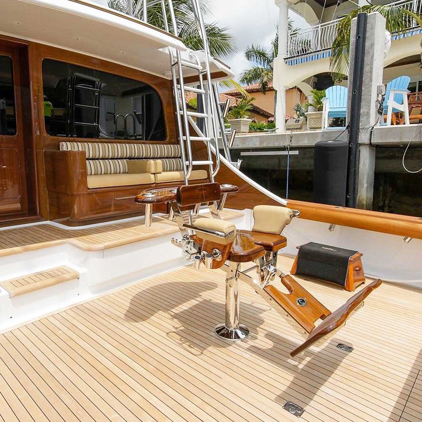 Pompanette | International 130 LB Small Fighting Chair | Fishing