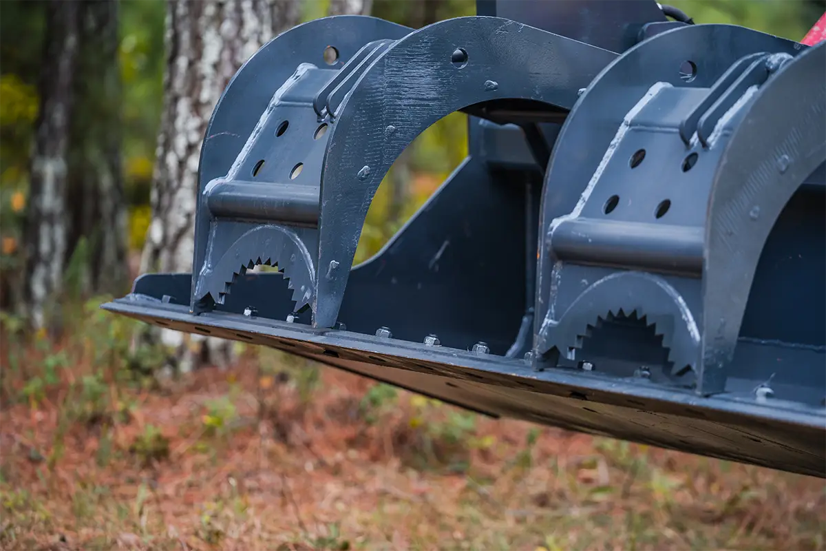 Solesbee’s | Bucket Grapple | Models SBG Series | Widths 72" & 84" Inches | Hydraulic Flow 15–25 GPM | For Skid Steer Loaders