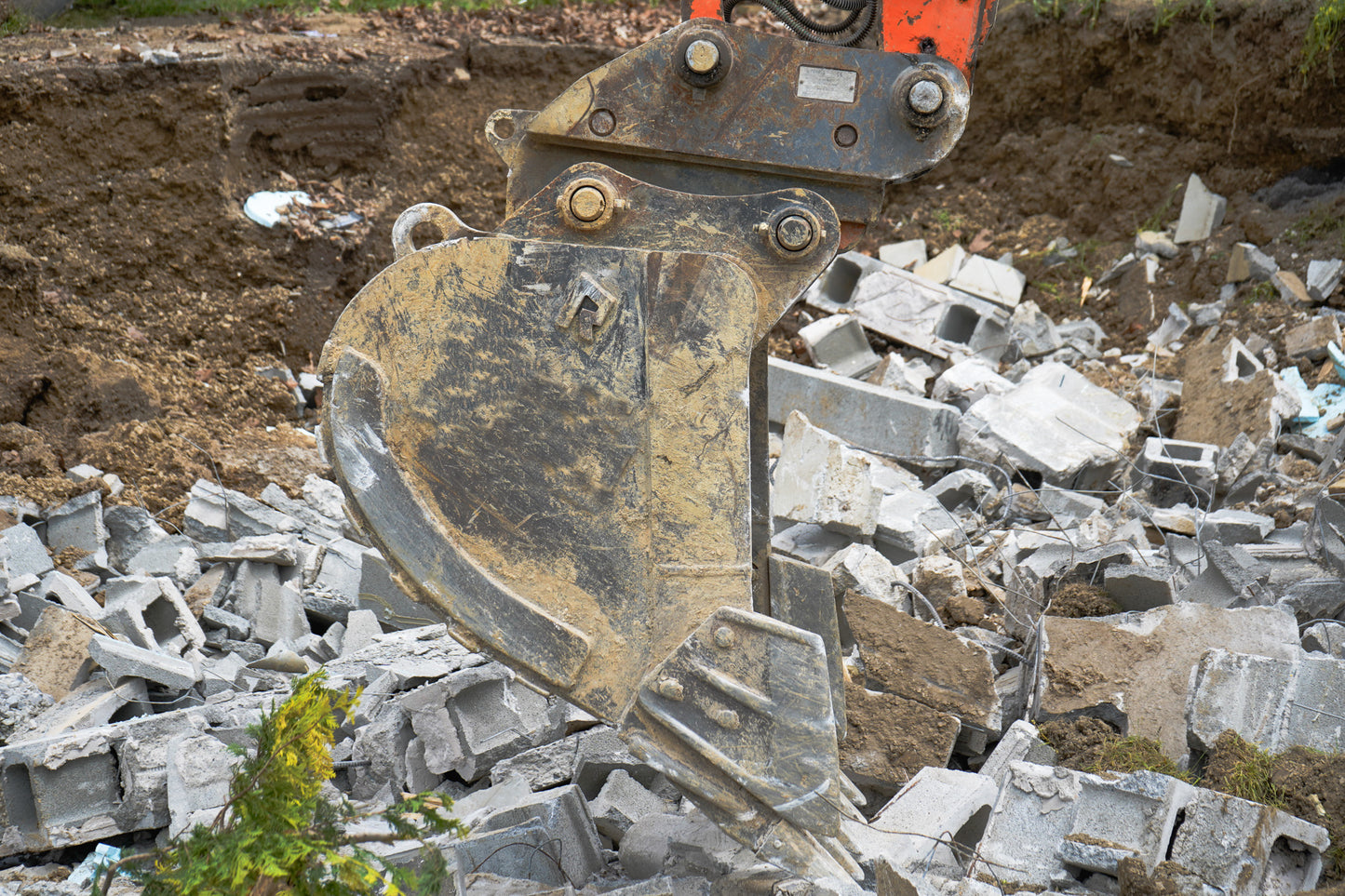 Rockland Heavy Duty Buckets | Machine Weight 25,001-33,000 Lbs | Bucket Width 18" To 48" Inches | Bucket Capacity 0.33 To 0.96 Cubic Yard | For Excavators