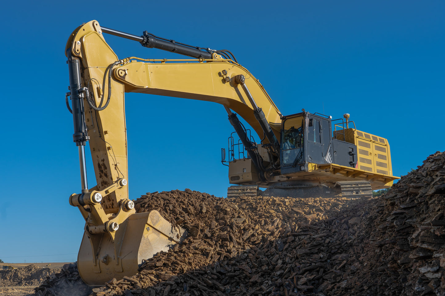 Rockland Heavy Duty Buckets | Machine Weight 25,001-33,000 Lbs | Bucket Width 18" To 48" Inches | Bucket Capacity 0.33 To 0.96 Cubic Yard | For Excavators