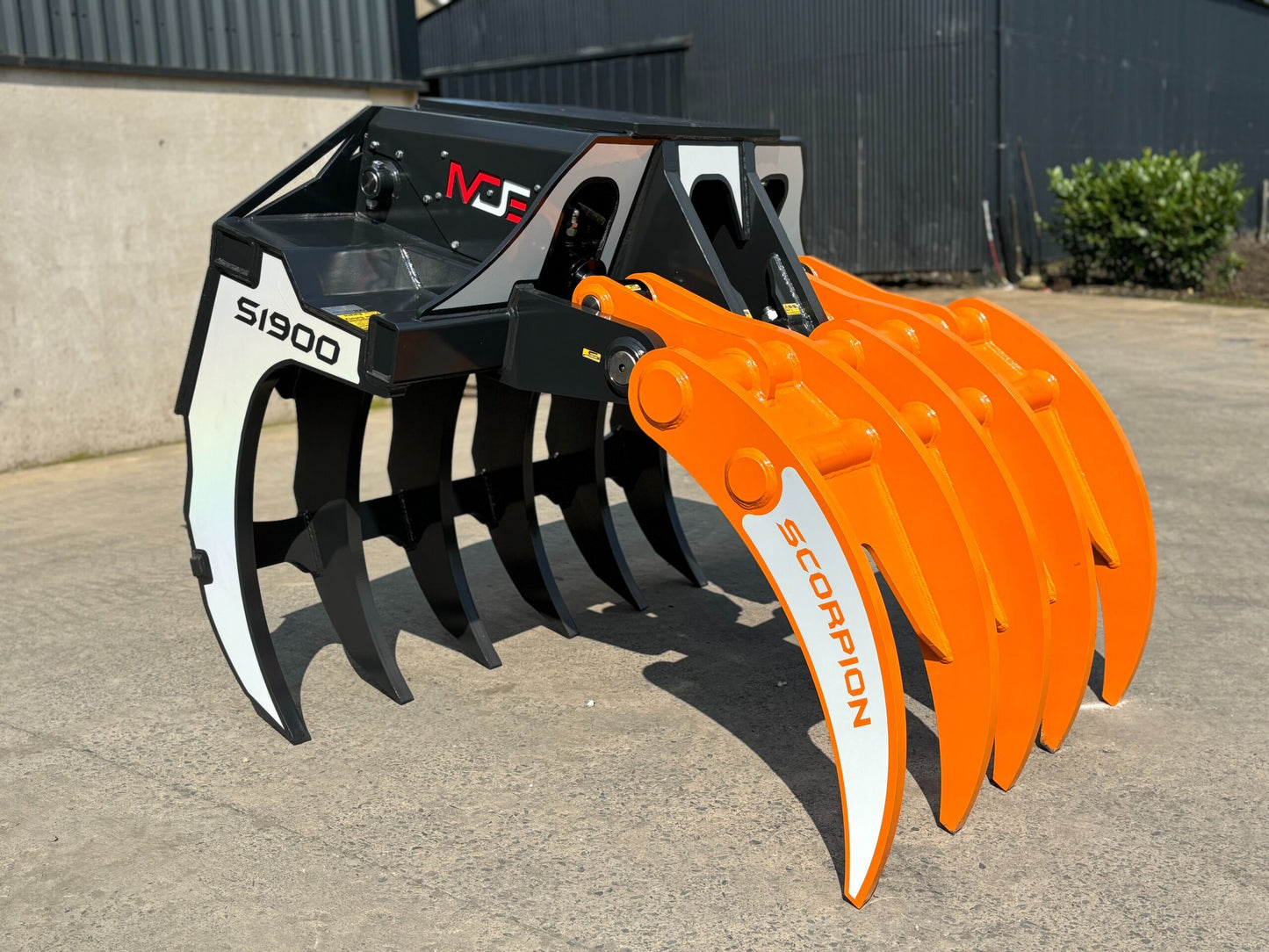 MDE Machinery | Scorpion Grapple | Model S500 To S1900 | Width 26.4" To 75" Inches | Machine Size 1.5 - 55 Tons | For Excavators