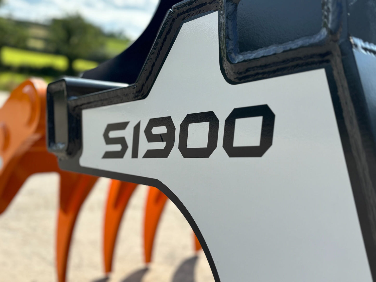 MDE Machinery | Scorpion Grapple | Model S500 To S1900 | Width 26.4" To 75" Inches | Machine Size 1.5 - 55 Tons | For Excavators