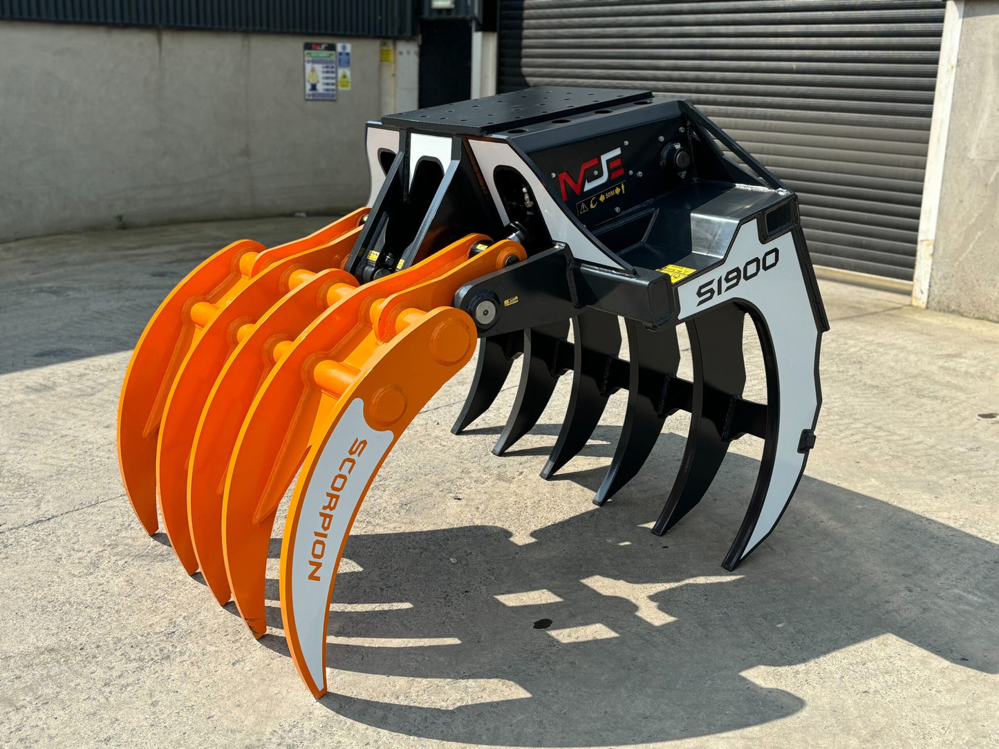 MDE Machinery | Scorpion Grapple | Model S500 To S1900 | Width 26.4" To 75" Inches | Machine Size 1.5 - 55 Tons | For Excavators