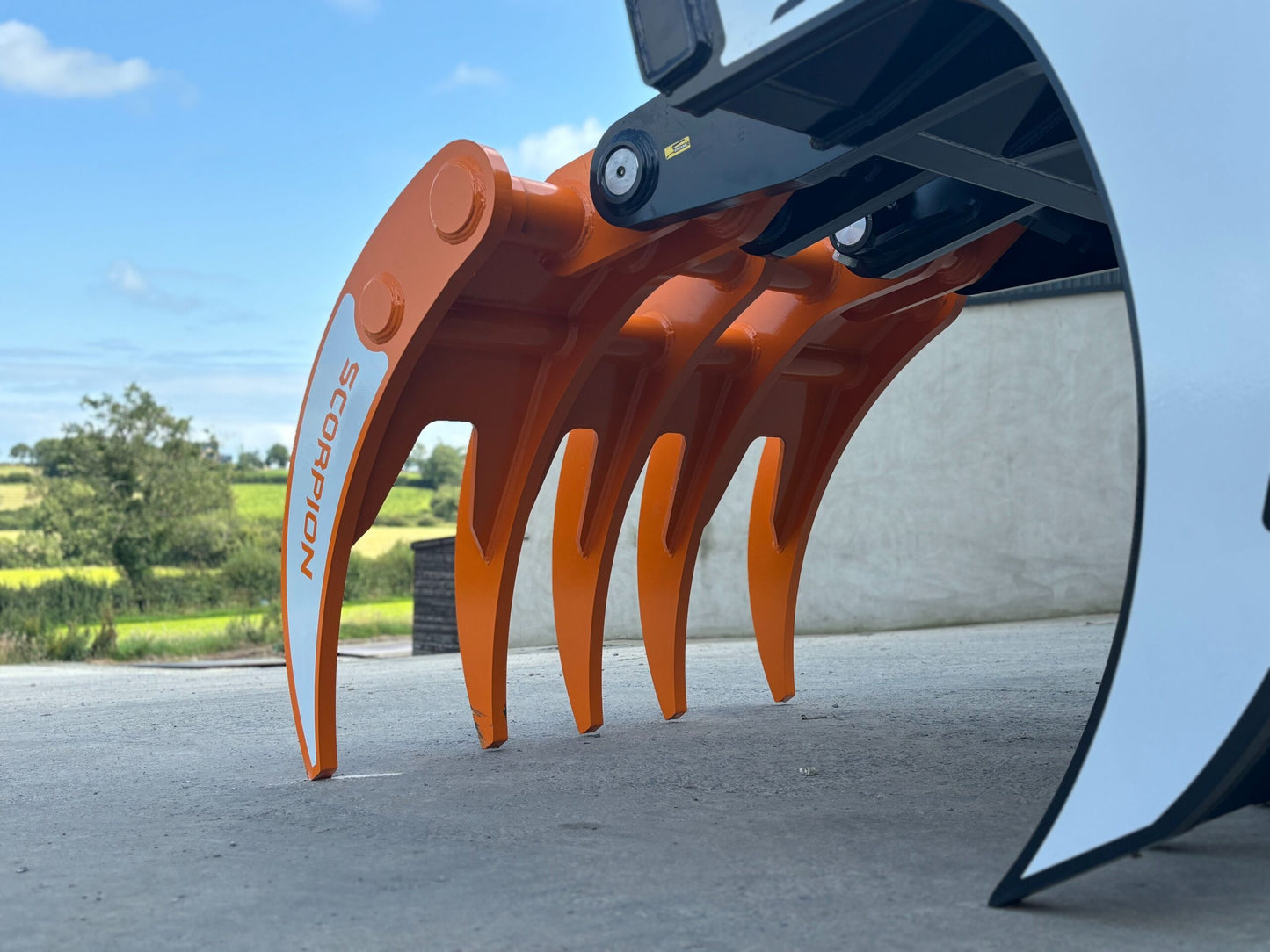 MDE Machinery | Scorpion Grapple | Model S500 To S1900 | Width 26.4" To 75" Inches | Machine Size 1.5 - 55 Tons | For Excavators