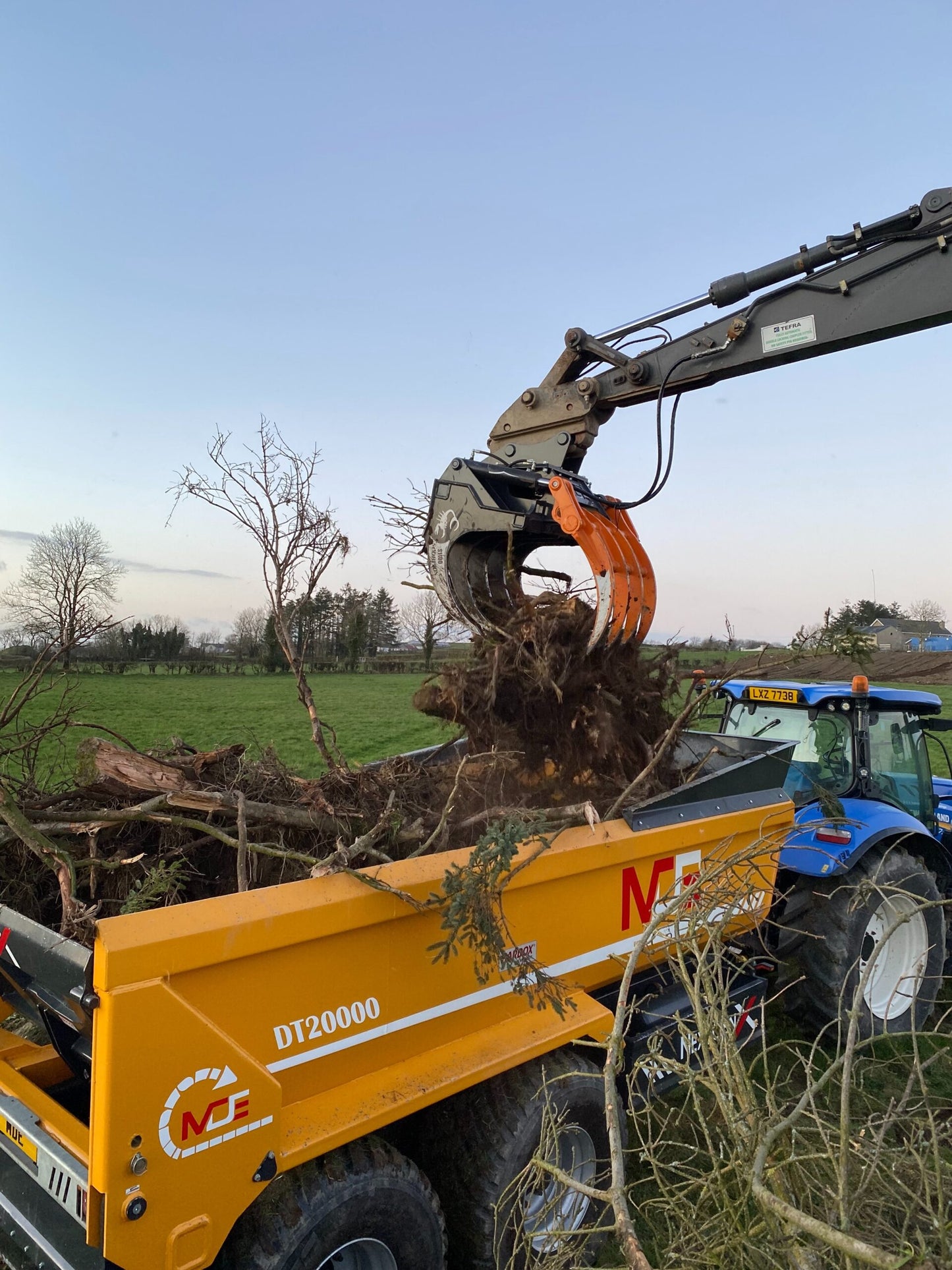 MDE Machinery | Scorpion Grapple | Model S500 To S1900 | Width 26.4" To 75" Inches | Machine Size 1.5 - 55 Tons | For Excavators