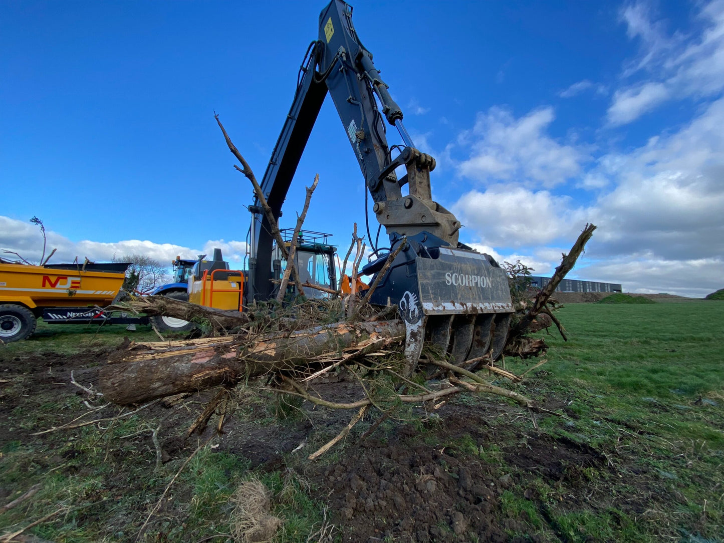 MDE Machinery | Scorpion Grapple | Model S500 To S1900 | Width 26.4" To 75" Inches | Machine Size 1.5 - 55 Tons | For Excavators
