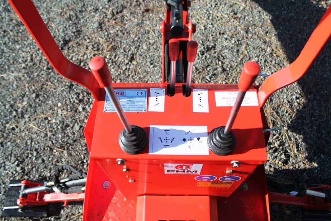 Farmer-Helper | Self-Contained Backhoes | Model FH-BH5, FH-BH6 & FH-BH7 | Digging Depth 5', 6' & 7' Feet | Horsepower 18 To 30+ HP | Cat-I 3-Point Linkage | For Tractor