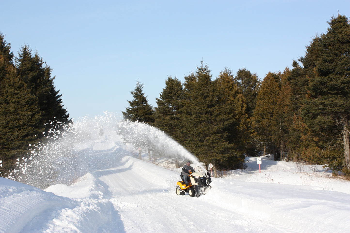 Bercomac Snowblower Berco 44" Northeast | 16 to 28HP | For Tractor & Lawn Mower