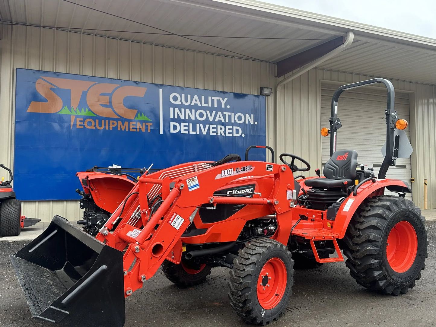 KIOTI | Hydrostatic Tractor with Loader | CK4020 | 54.5" Width | 39.6 HP | For Compact Agricultural and Landscaping Tasks