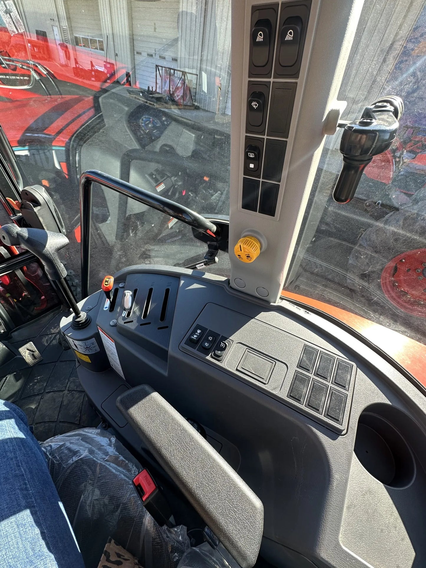 KIOTI | Hydrostatic Cab Tractor | NS4710 | 70.4" Width | 45 HP | For Agricultural