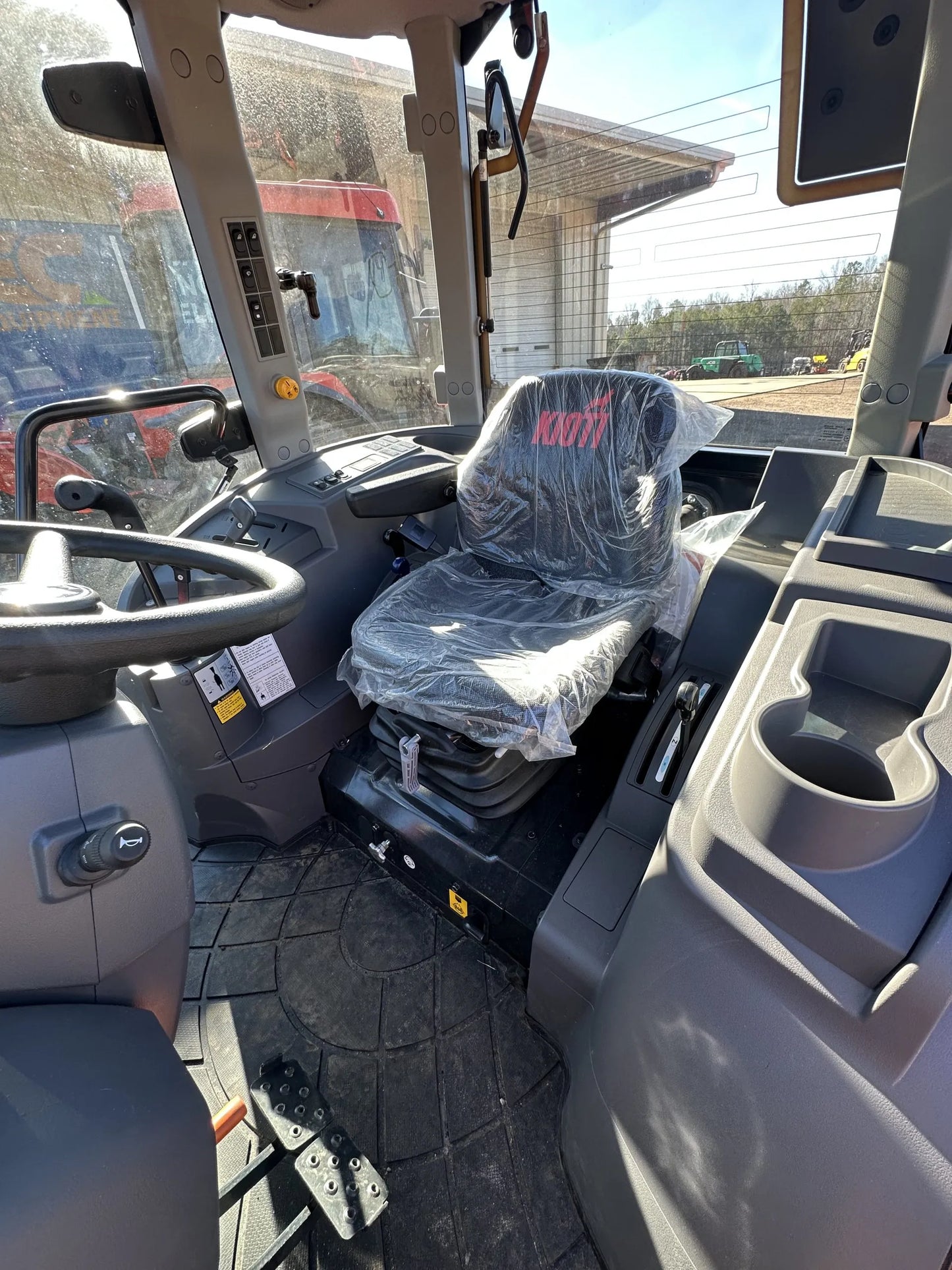 KIOTI | Hydrostatic Cab Tractor | NS4710 | 70.4" Width | 45 HP | For Agricultural