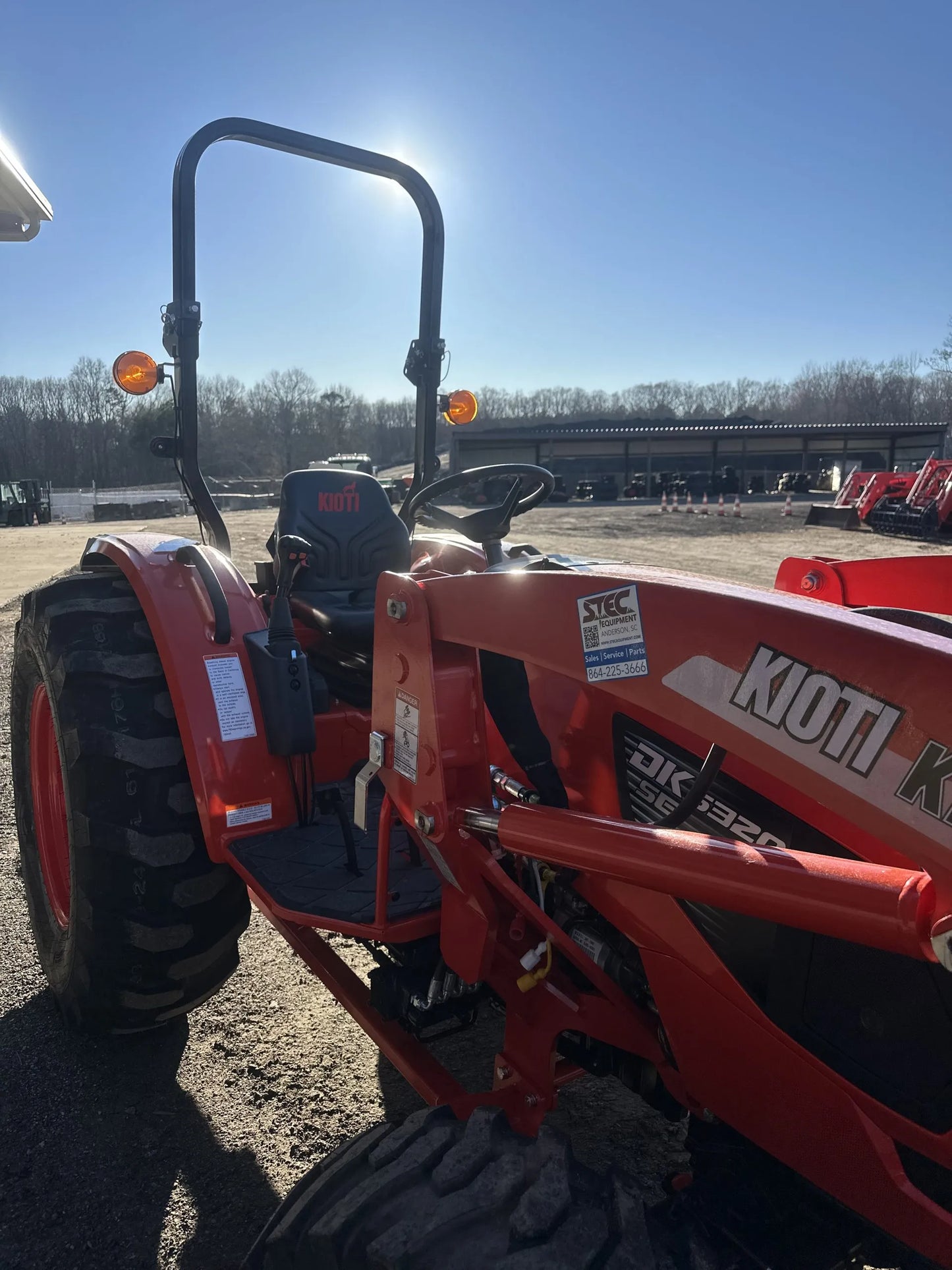 KIOTI | Hydrostatic Tractor with Loader | DK5320SE | 62.8" Width | 50.3 HP | For Agricultural and Landscaping Tasks