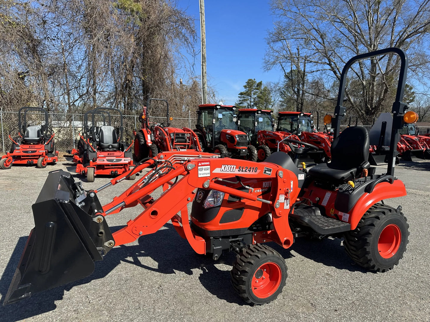 KIOTI | Hydrostatic Tractor with Loader | CS Series | CS2210 | 46.7" Width | 21 HP | For Compact Farming and Landscaping